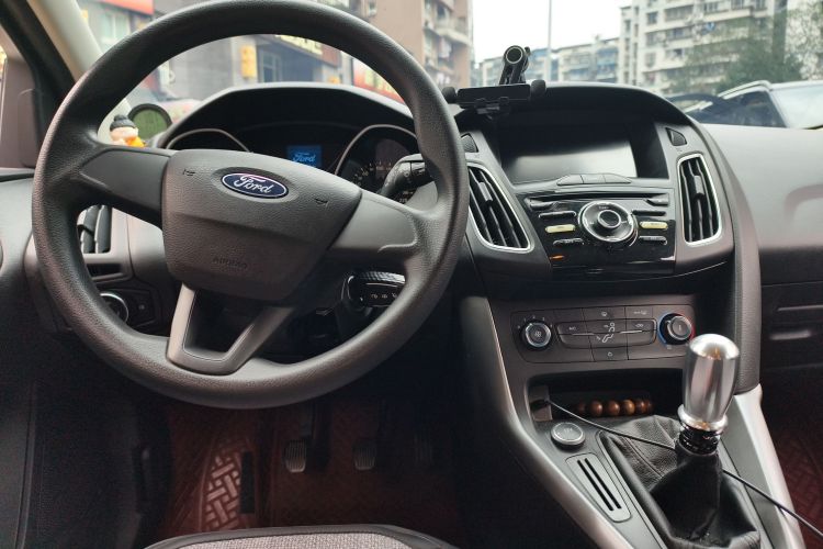 福特 福克斯 2017款 两厢 1.6L 手动舒适型智行版中控内饰7002