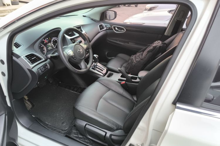 日产 轩逸 2018款 1.6XV CVT尊享版中控内饰19