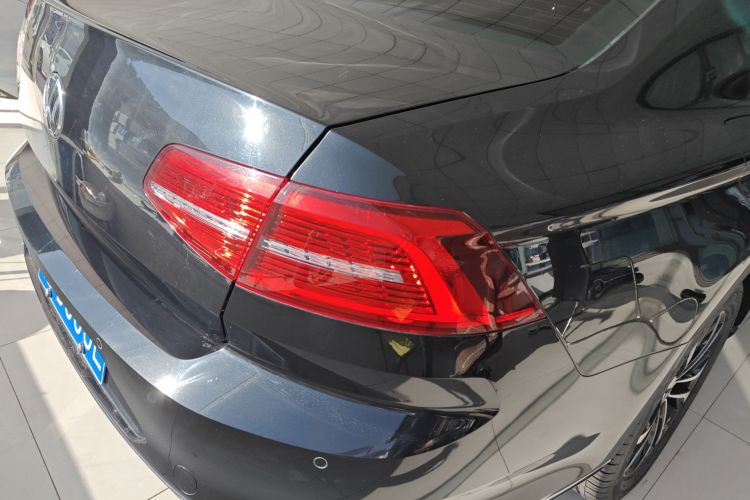 大众 迈腾 2019款 330TSI DSG 豪华型 国V车身外观9