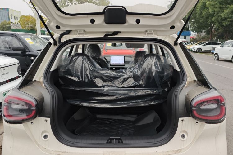 东风纳米 纳米01 2024款 焕新版 330 Air机舱底盘23