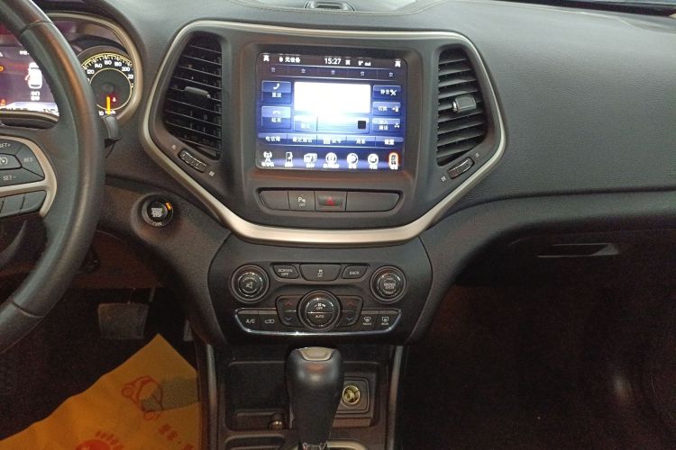 Jeep 自由光 2016款 2.0L 优越版局部细节16