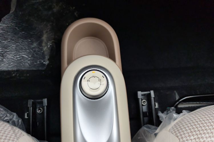 五菱汽车 宏光MINIEV 2025款 四门版 进阶款中控内饰18