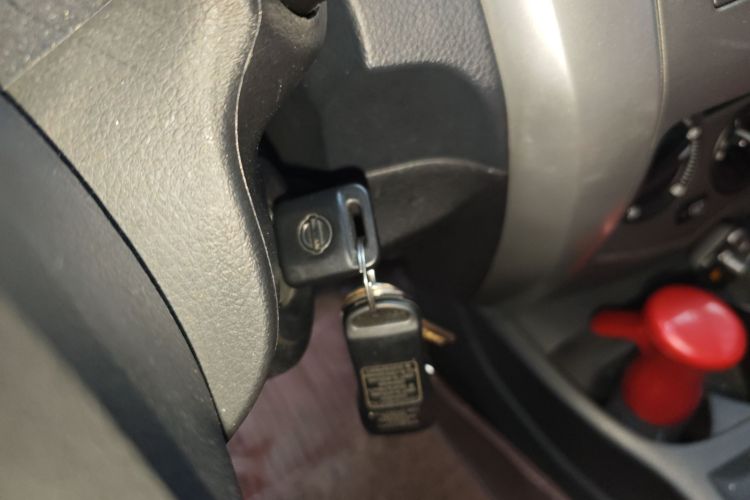 日产 骊威 2013款 劲锐 1.6XL 手动舒适版中控内饰11