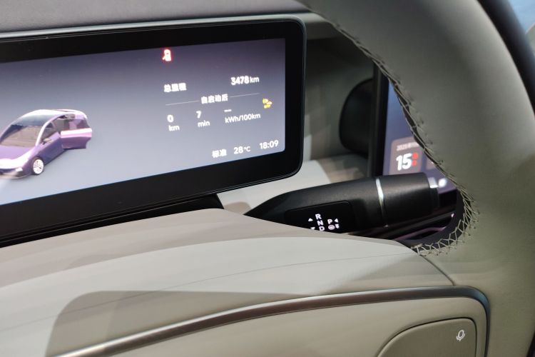 零跑汽车 零跑B01 2025款 650悦享版中控内饰18