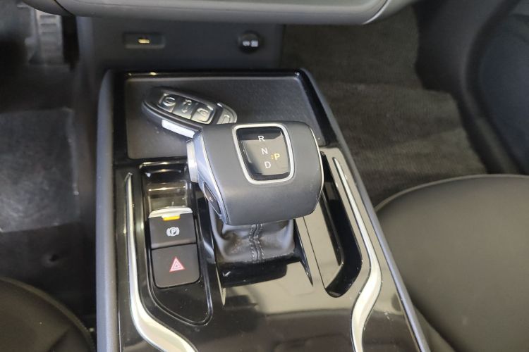 红旗E-QM5 2022款 431km 充电乐享版中控内饰18