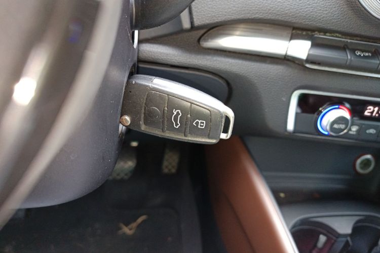 奥迪A3 2016款 Sportback 35 TFSI 风尚型中控内饰11