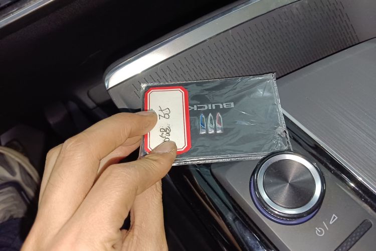 别克E5 2025款 620KM尊享版中控内饰7001