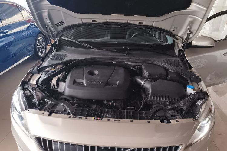 沃尔沃S60 2019款 S60L 改款 T5 智驭菁英版机舱底盘24