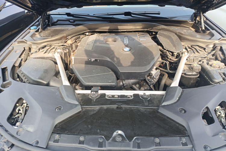 宝马5系 2020款 530Li 尊享型 M运动套装机舱底盘24