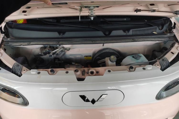 五菱汽车 宏光MINIEV 2024款 第三代 215km 进阶版机舱底盘24