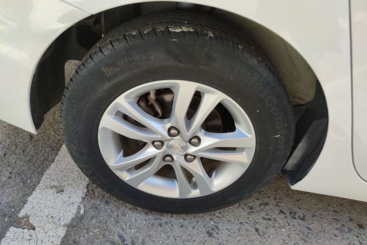 雪佛兰 科沃兹 2019款 320 自动欣悦版车身外观56