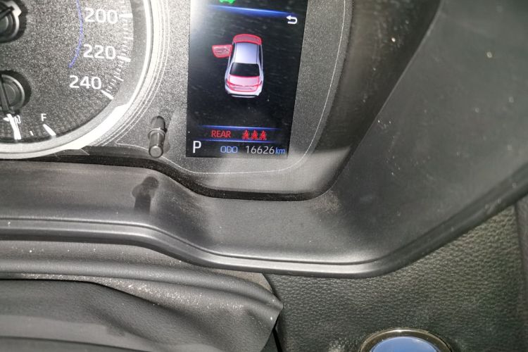 丰田 雷凌 2022款 双擎 1.8H E-CVT运动版中控内饰15