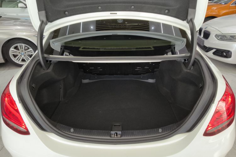 奔驰C级 2018款 C 180 L 时尚型运动版局部细节23