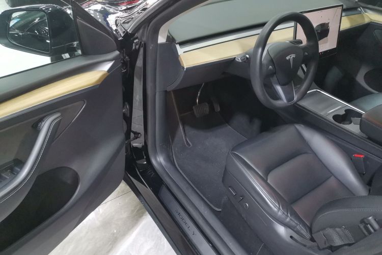 特斯拉 Model Y 2022款 改款 后轮驱动版中控内饰20