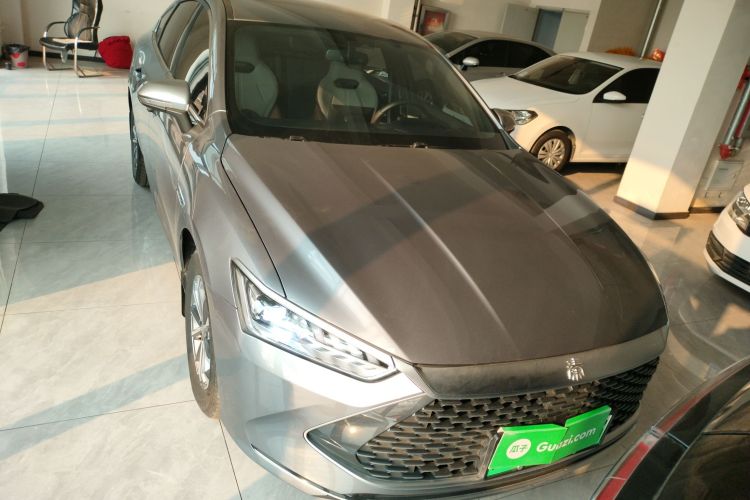 比亚迪 秦PLUS 2024款 荣耀版 DM-i 55KM领先型车身外观2