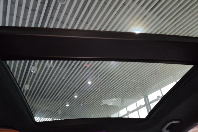 奔驰GLC 2023款 改款 GLC 300 L 4MATIC 豪华型 7座中控内饰22