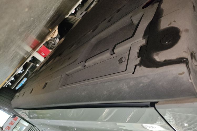 比亚迪 秦L 2024款 DM-i 120KM超越型局部细节9002