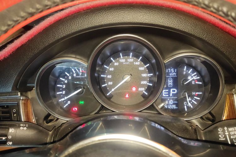 众泰SR9 2017款 2.0T 自动极致之光版中控内饰14