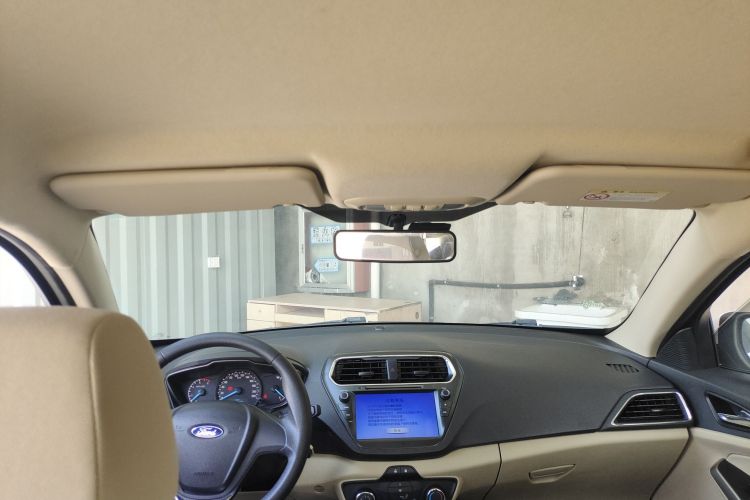 福特 福睿斯 2015款 1.5L 手动舒适型中控内饰22