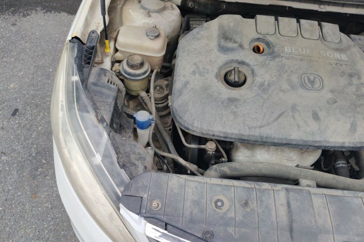 长安 逸动 2015款 1.6L 自动豪华型机舱底盘25