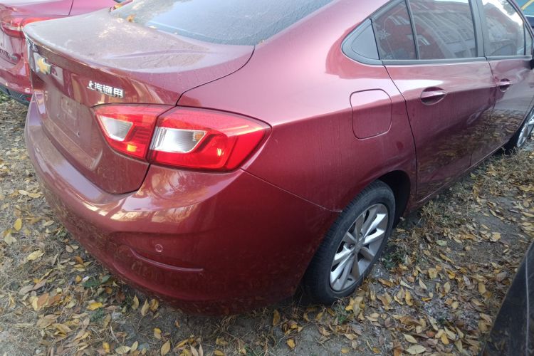 雪佛兰 科鲁兹 2018款 320 自动先锋天窗版车身外观9