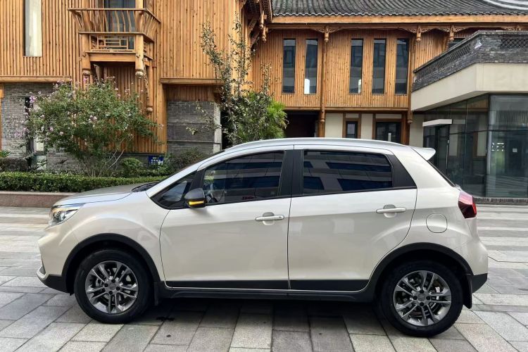 吉利汽车 远景X3 2020款 1.5L CVT尊贵型车身外观6003