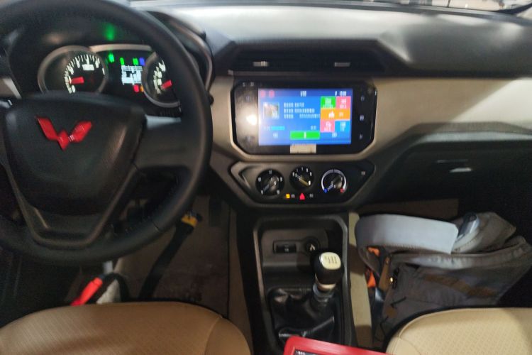 五菱汽车 五菱宏光 2021款 1.5L改款 S舒适型 电动助力LAR中控内饰16