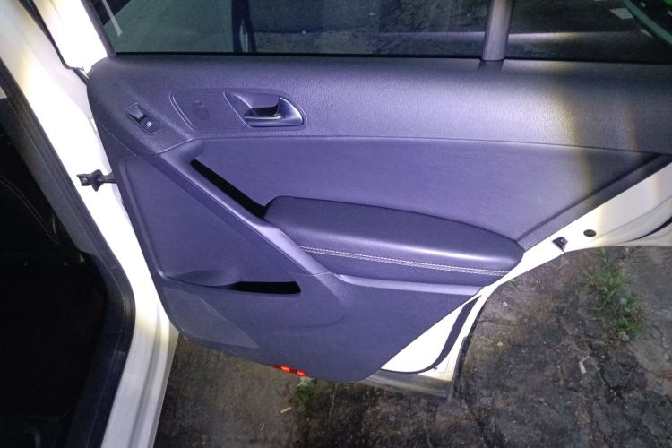 大众 途观 2016款 280TSI 自动两驱丝绸之路风尚版中控内饰45