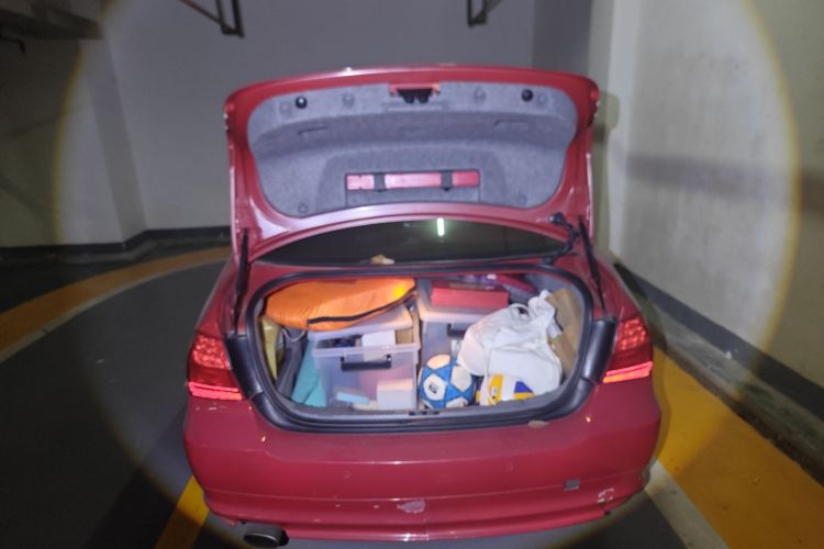 宝马3系 2011款 320i 时尚型局部细节23