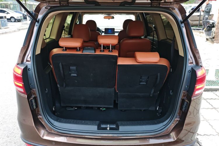 北汽威旺M50F 2017款 1.5L 舒适型机舱底盘23