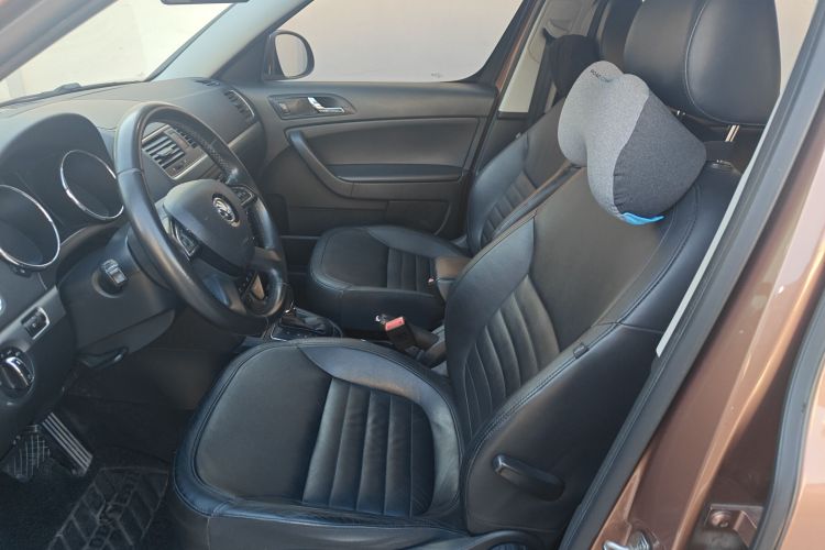 斯柯达 Yeti 2014款 1.8TSI DSG极地版中控内饰19