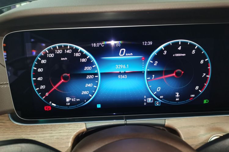 奔驰E级 2022款 E 260 L中控内饰14