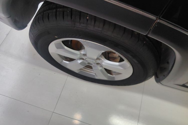 Jeep 指南者 2020款 220T 自动领先版车身外观6008