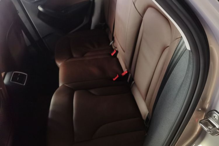 奥迪Q3 2013款 35 TFSI 舒适型中控内饰21