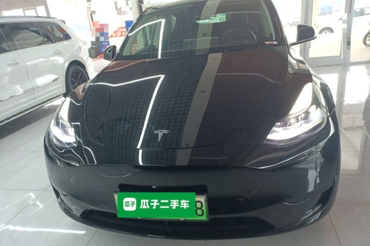 特斯拉 Model Y 2023款 后轮驱动版车身外观2
