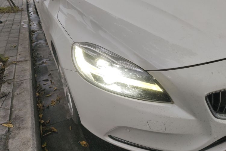 沃尔沃V40 2017款 T3 智雅版车身外观8