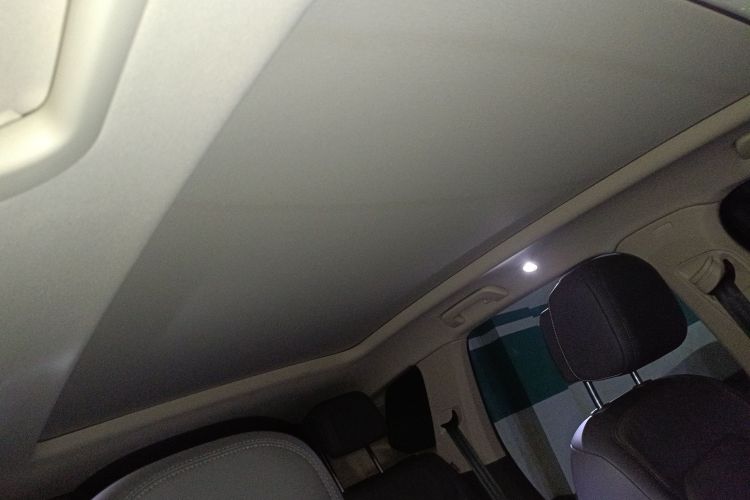 大众 途锐 2022款 3.0TSI 锐享版 曜黑运动套装中控内饰22