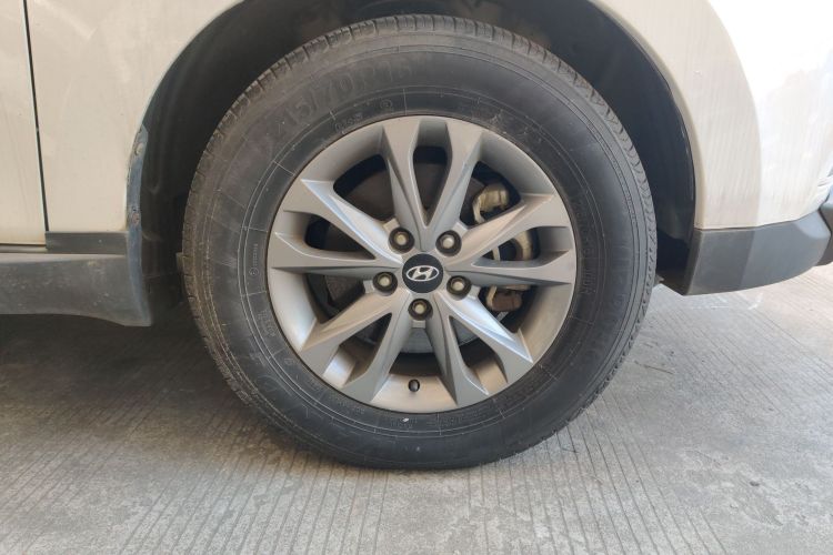 北京现代ix35 2013款 2.0L 自动两驱舒适型GL 国IV车身外观6007