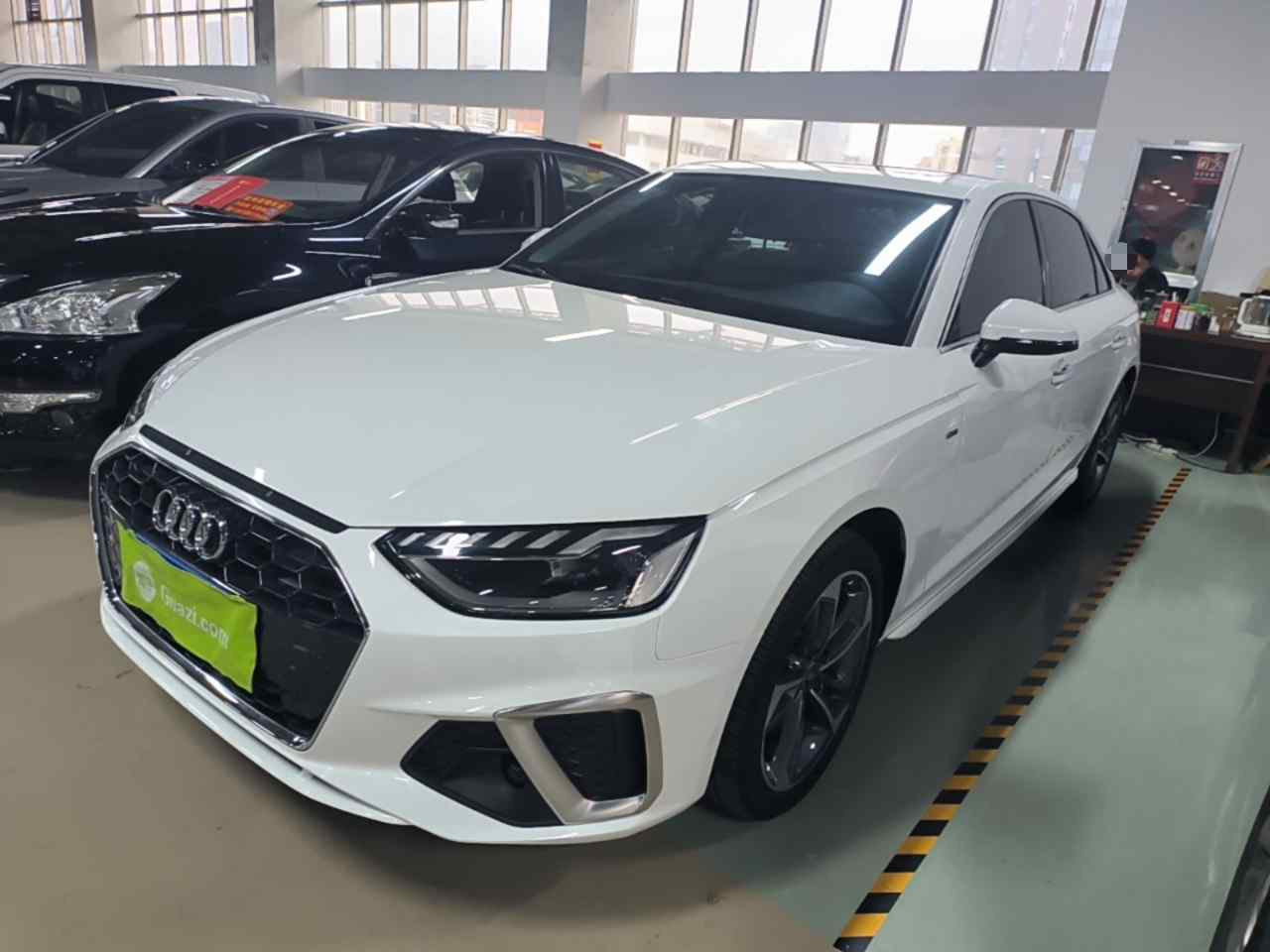奥迪A4L 2024款 40 TFSI 时尚动感型(2)