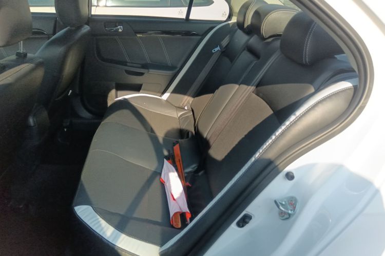 三菱 翼神 2016款 1.8L CVT黑白复刻版中控内饰21