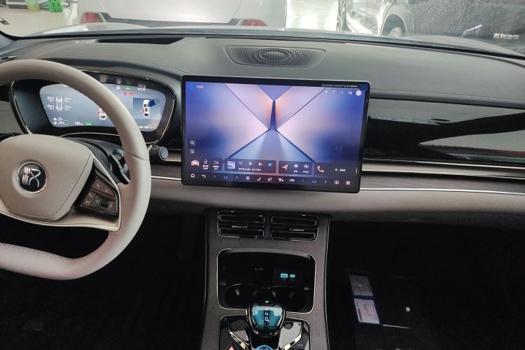 比亚迪 汉 2025款 DM-i 125KM激光雷达智驾型中控内饰16
