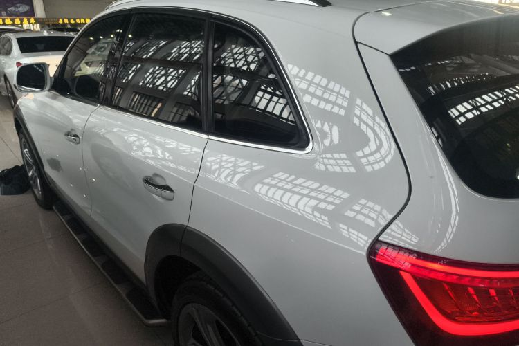 奥迪Q5(进口) 2013款 45 TFSI quattro 越野型车身外观4