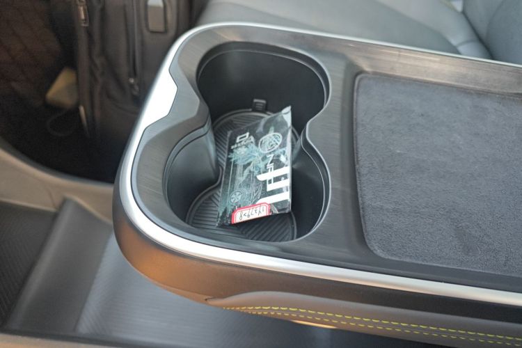 奔腾 悦意03 2025款 565km 悠享版中控内饰7001