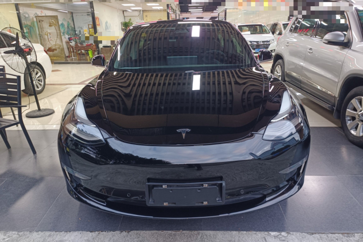 特斯拉 Model 3 2020款 改款 长续航后轮驱动版车身外观2