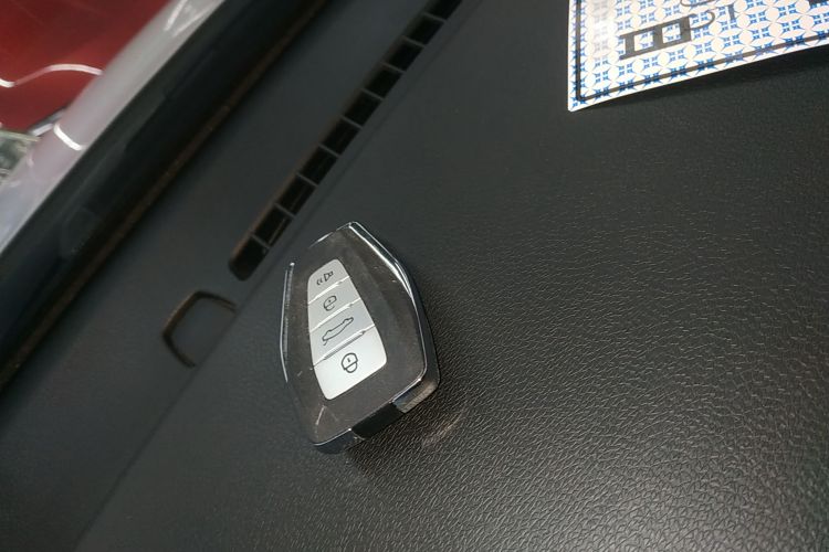 吉利几何E萤火虫 2024款 301km 龙腾版中控内饰7001