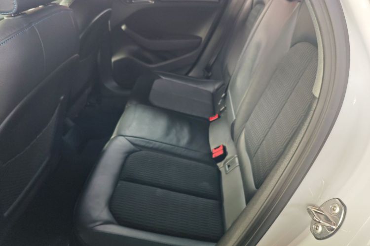 奥迪A3 2019款 Sportback 35 TFSI 时尚型 国V中控内饰7004