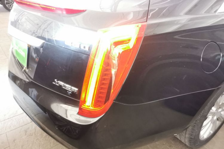 凯迪拉克XTS 2017款 28T 精英型车身外观9