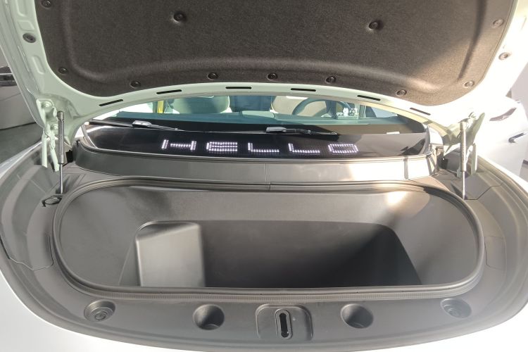 阿维塔11 2022款 长续航双电机奢享版 4座机舱底盘24