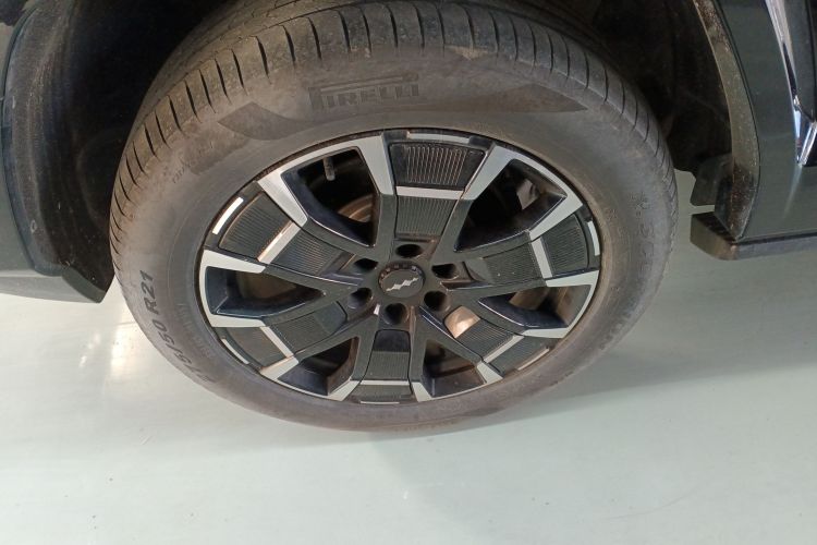 方程豹 豹8 2025款 智勇旗舰版 6座车身外观6008