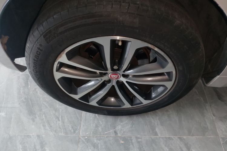 捷豹F-PACE 2016款 3.0 SC 四驱R-Sport运动版车身外观6008